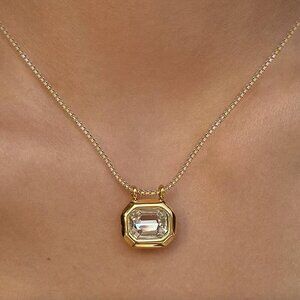 NEW 18k Yellow Gold Diamond Necklace Emerald Cut Diamond Pendant Necklace
